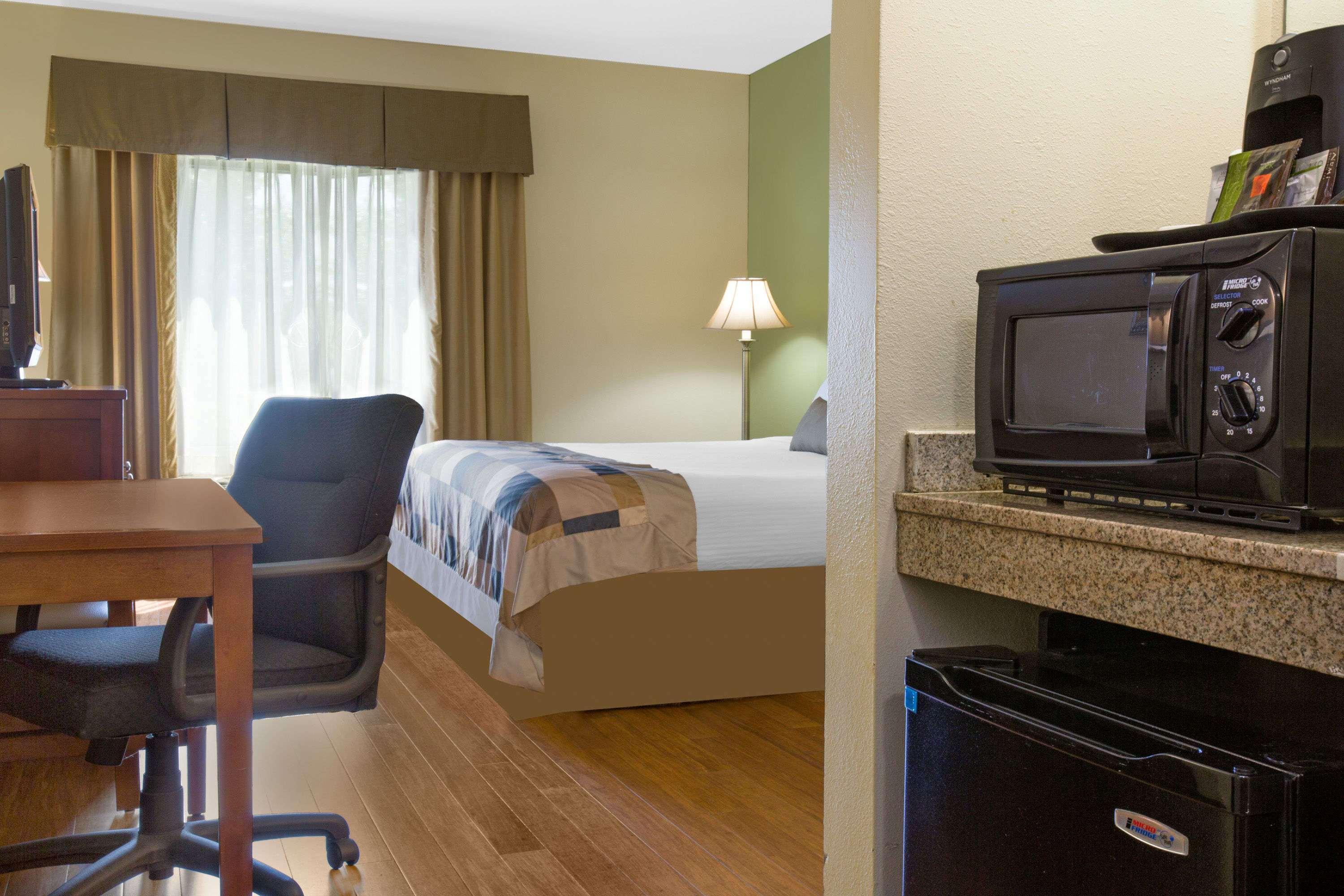 Wingate By Wyndham Tuscaloosa Hotell Exteriör bild