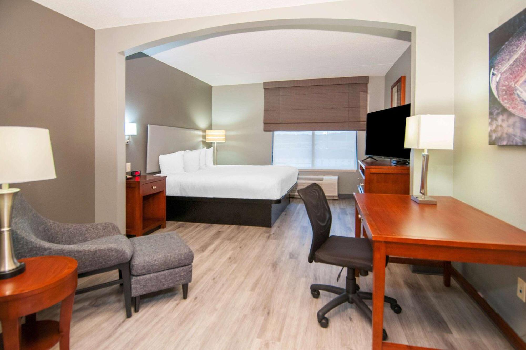 Wingate By Wyndham Tuscaloosa Hotell Exteriör bild