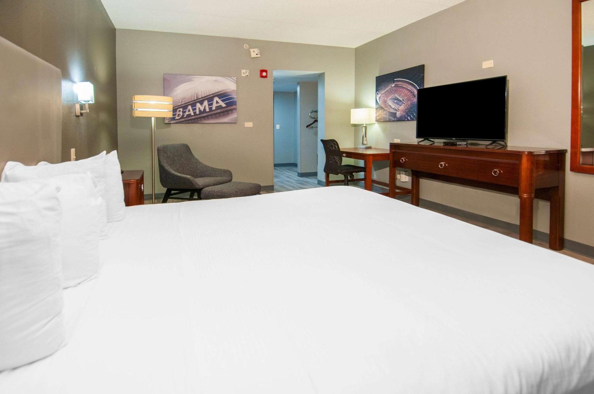 Wingate By Wyndham Tuscaloosa Hotell Exteriör bild